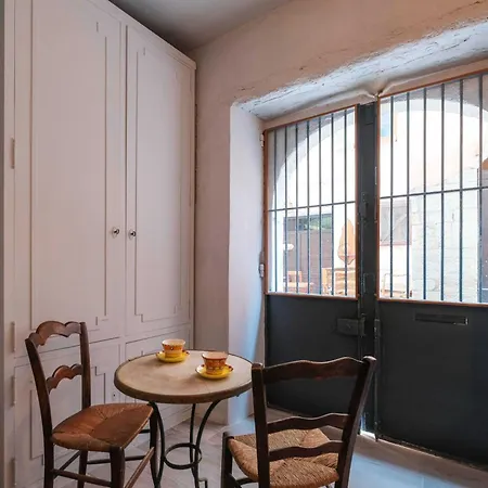 Apartment Charming In The Heart Of Cannes